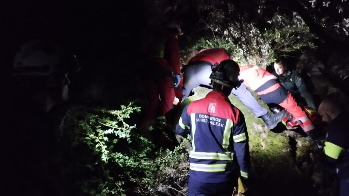 Imágenes del rescate en Etxauri. @bomberos_na