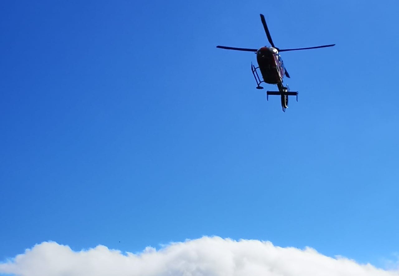 Helicóptero en el lugar de los hechos. X: @policiaforal_na