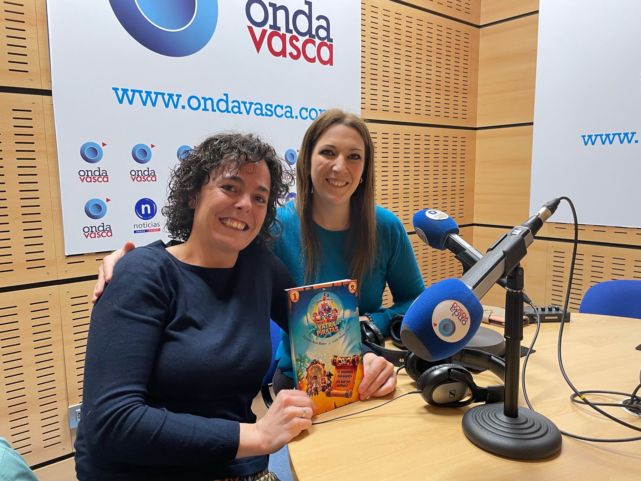 Hanna Avila y Lucia Murga, autoras de Yatra pirata