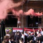 Un hincha británico subido en un andamio. Miguel Acera