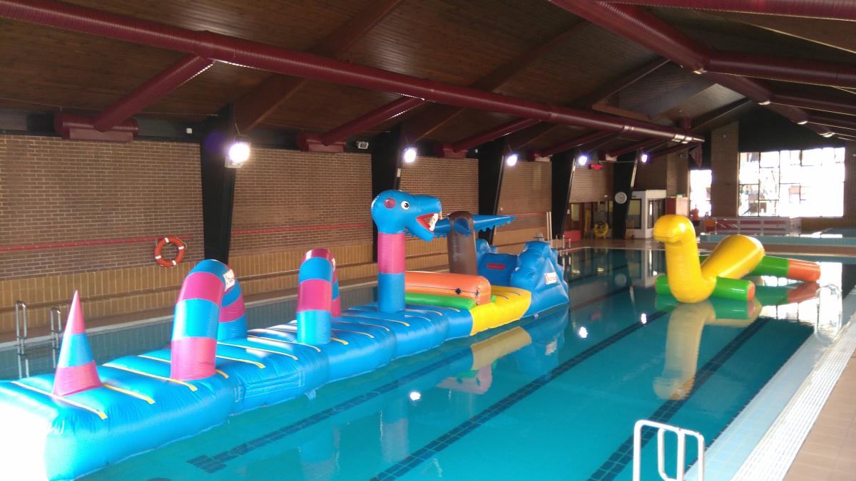 Bilbao ha organizado tres jornadas de hinchables acuáticos en los polideportivos para este otoño