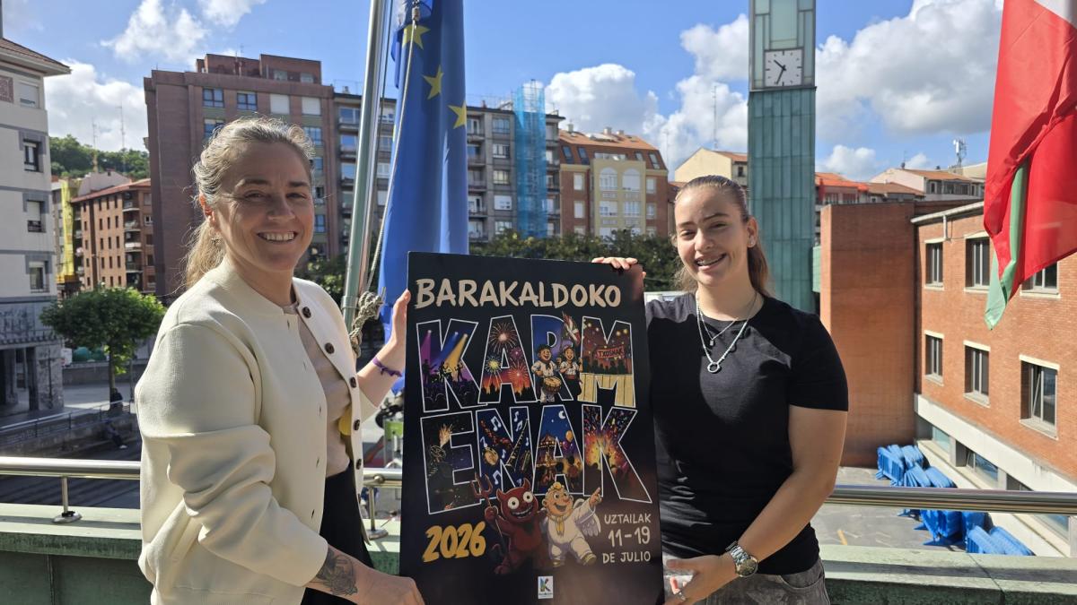 Nerea Cantero, concejala de Cultura del Ayuntamiento de Barakaldo, junto a la ganadora del cartel anunciador de las fiestas