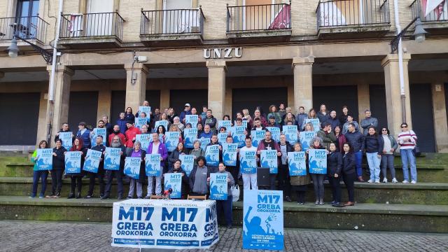 Comparecencia ante los medios de delegados sindicales para anunciar su adhesión a la huelga general del 17 de marzo por un salario mínimo propio. EP