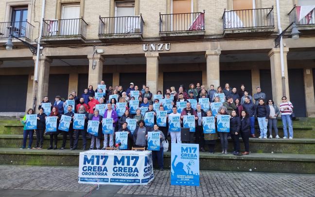 Comparecencia ante los medios de delegados sindicales para anunciar su adhesión a la huelga general del 17 de marzo por un salario mínimo propio. EP