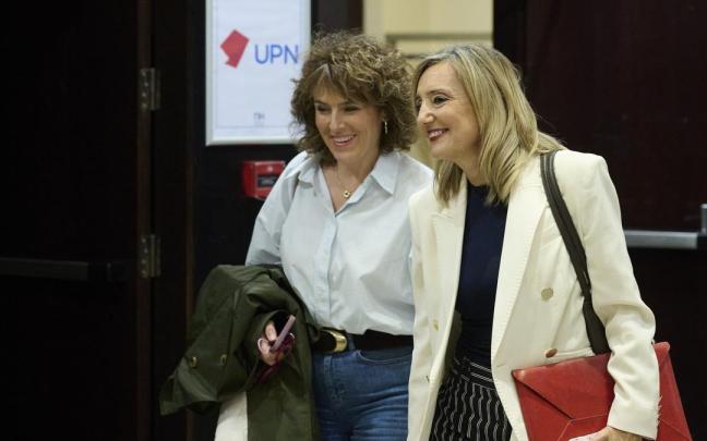 Cristina Ibarrola y Cristina Sota, al acceder a la reunión del Consejo Político de UPN este martes. Iñaki Porto