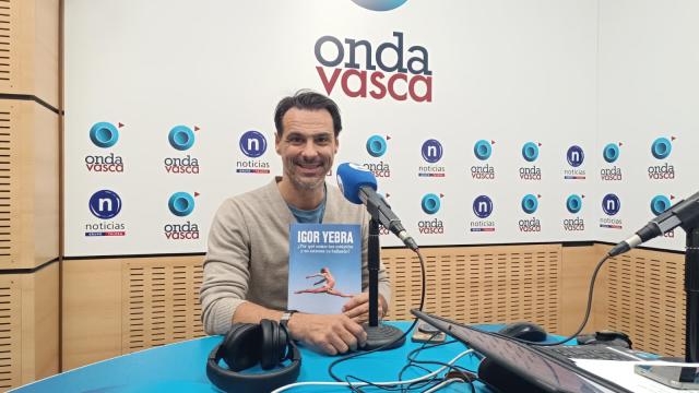 Igor Yebra en los estudios de Onda Vasca