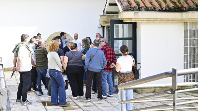 Varios afectados se reúnen en el Ayuntamiento de Igorre. Oskar González