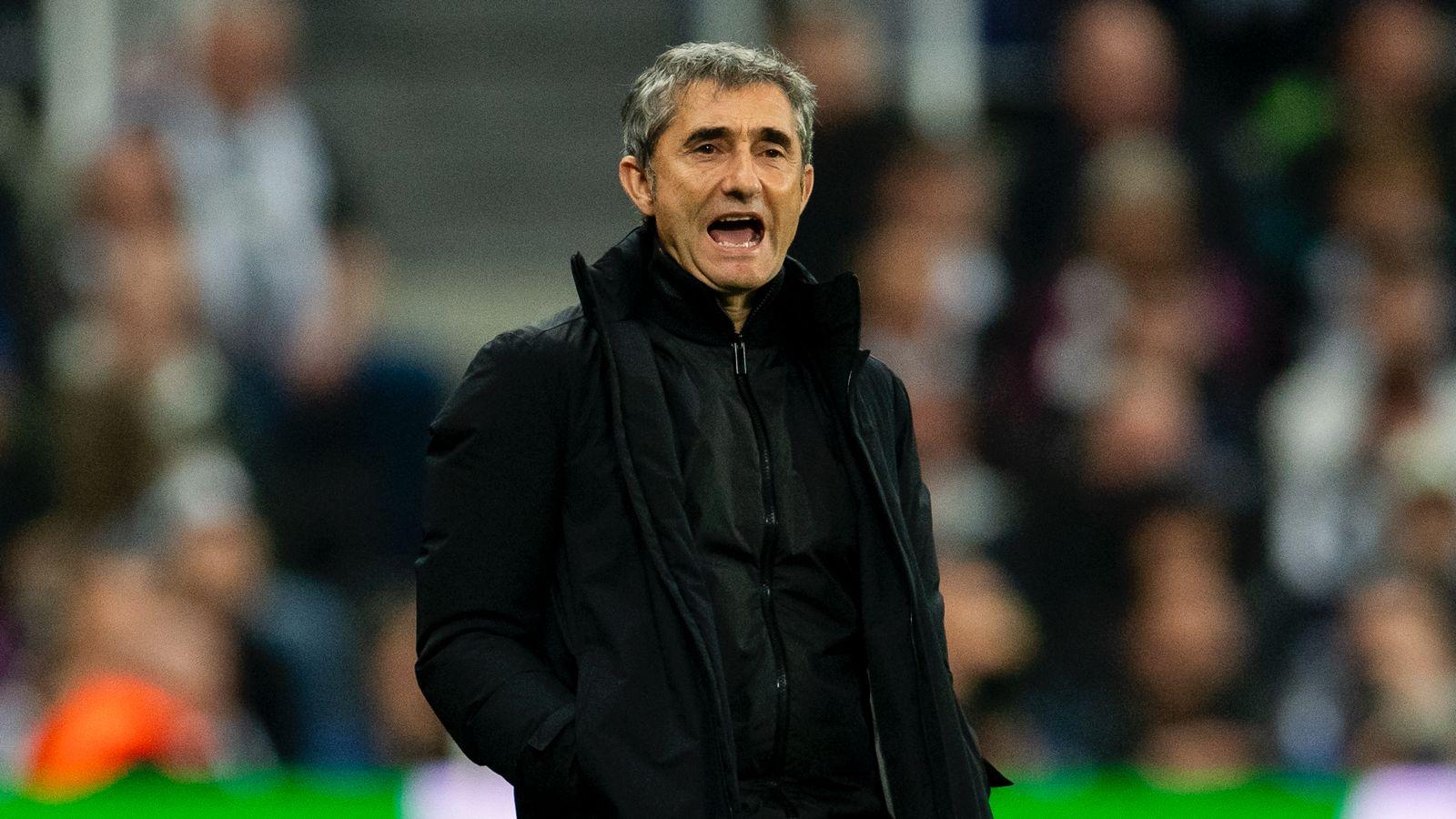 Ernesto Valverde no acaba de dar con el antídoto a los problemas que vienen aquejando esta temporada a su equipo. / ATHLETIC CLUB