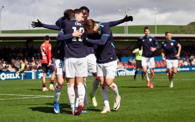 Ibai Sanz celebra el gol frente a Osasuna Promesas / Athletic Club