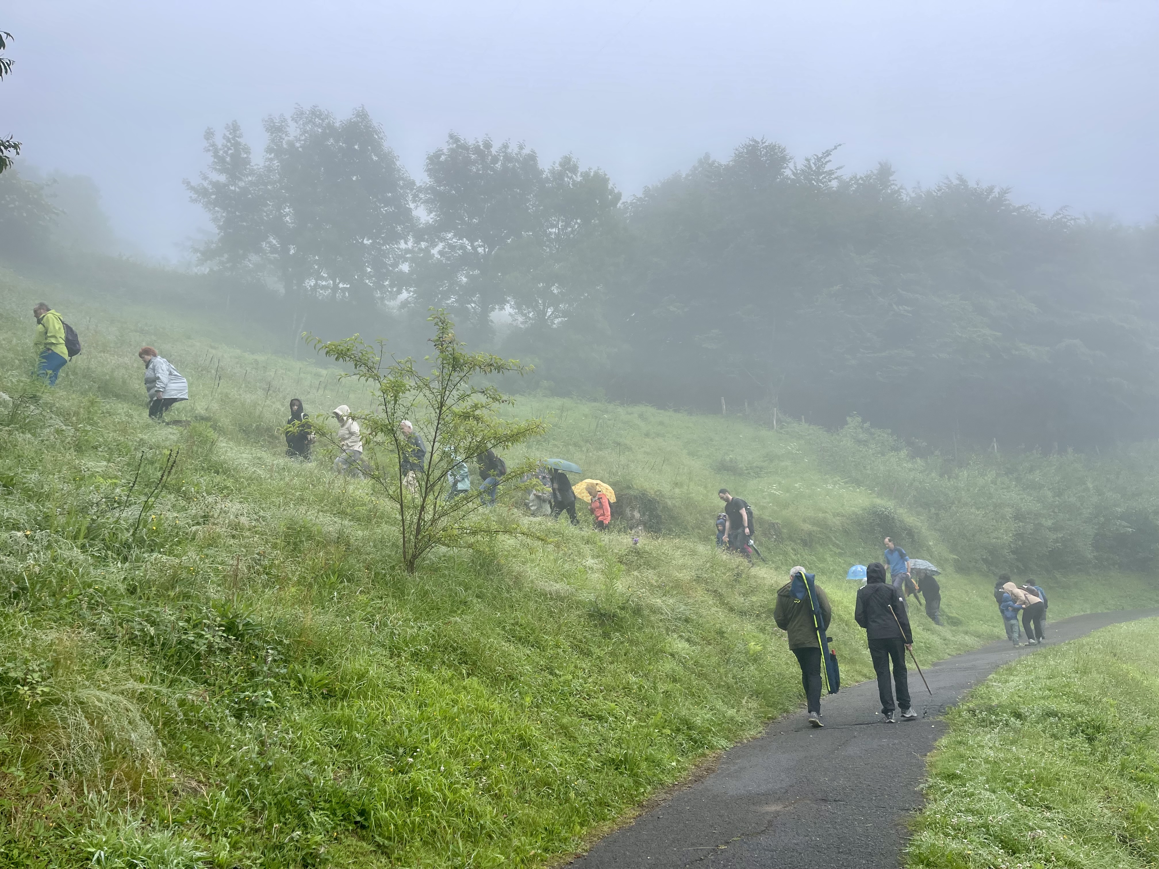 Ascenso a Aiarako Harria.