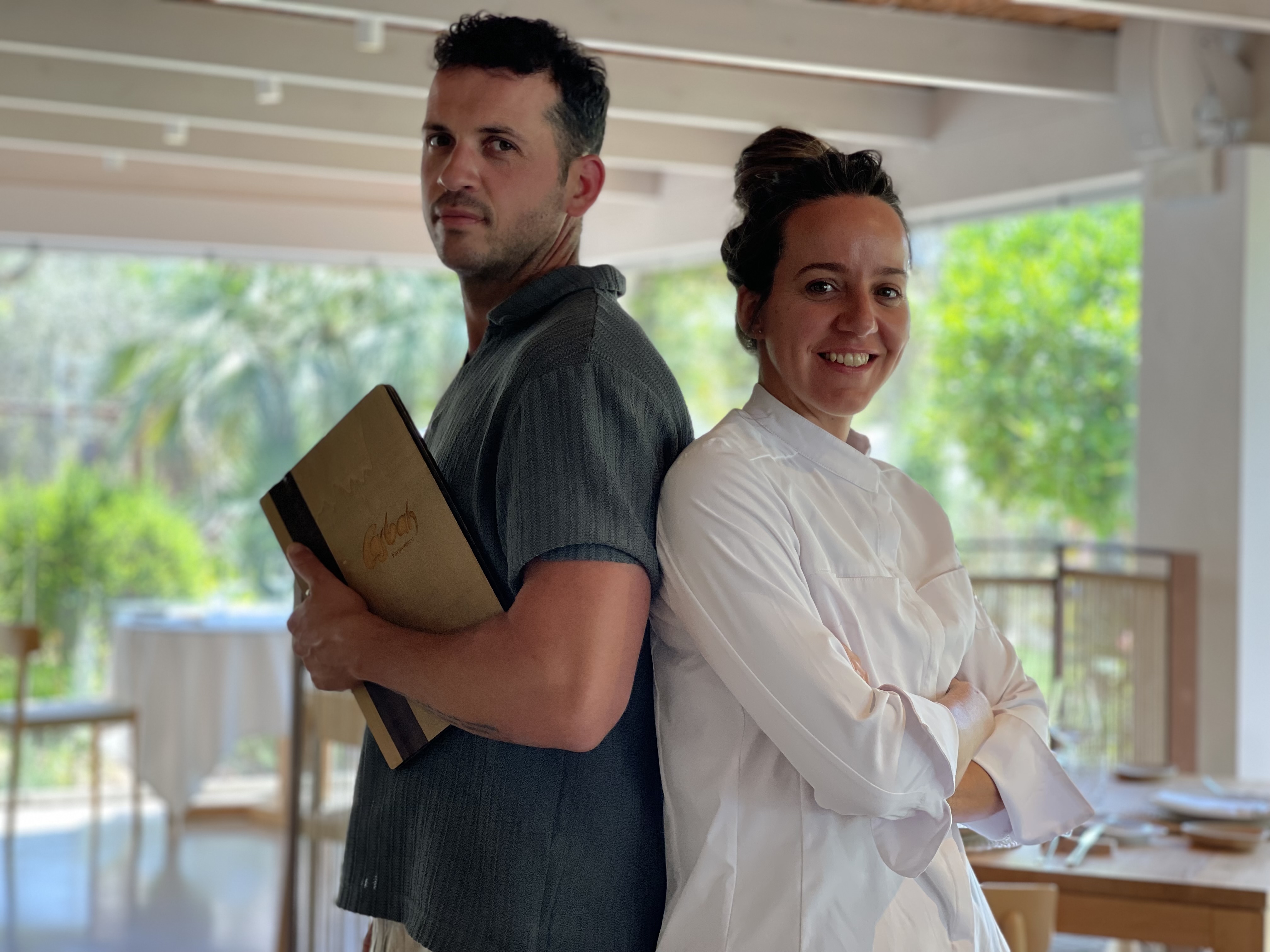Rubén Sánchez y Martina Cacheiro, jefe de sala y chef de Casbah Formentera. Rubén Sánchez y Martina Cacheiro, jefe de sala y chef de Casbah Formentera.