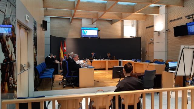 Tercera sesión del juicio por la muerte de Santi Coca, en la Audiencia de Gipuzkoa