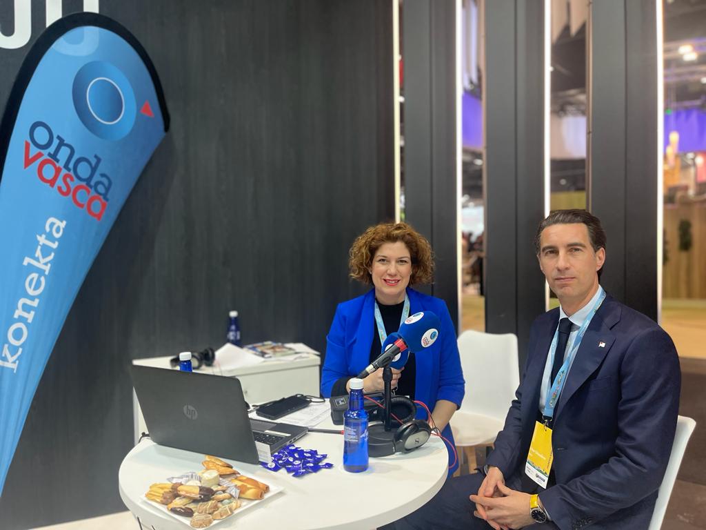 Xabier Otxandiano en el set de Onda Vasca, esta mañana, en Fitur