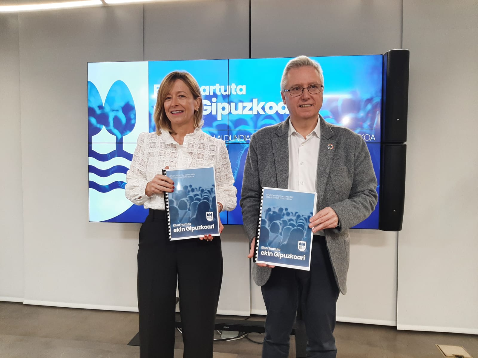 Eider Mendoza y José Ignacio Asensio, en la presentación, esta mañana, del Plan Estratégico 2024-2027