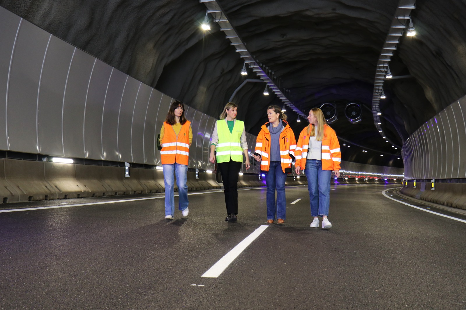 Visita, esta mañana, al túnel de Gorosmedi tras finalizar las obras en el tubo en dirección Iruñea