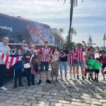 Aficionados del Athletic disfrutan de Sevilla antes de la final de la Copa del Rey