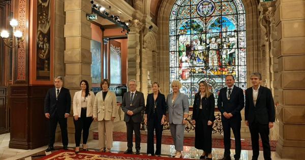 Foto de grupo del nuevo gobierno foral de Gipuzkoa