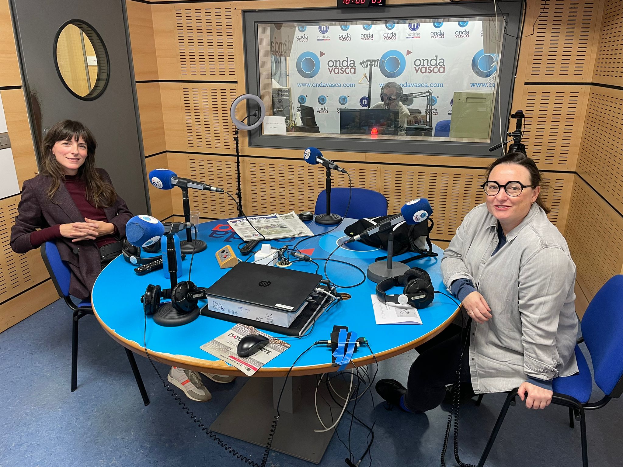 Uxue Arrieta y Ainara Elgoibar de la cooperativa Tractora