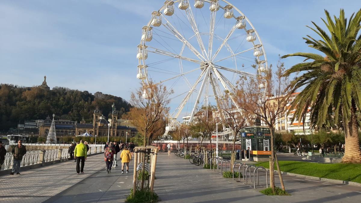 La noria, instalada en Alderdi Eder, en Donostia