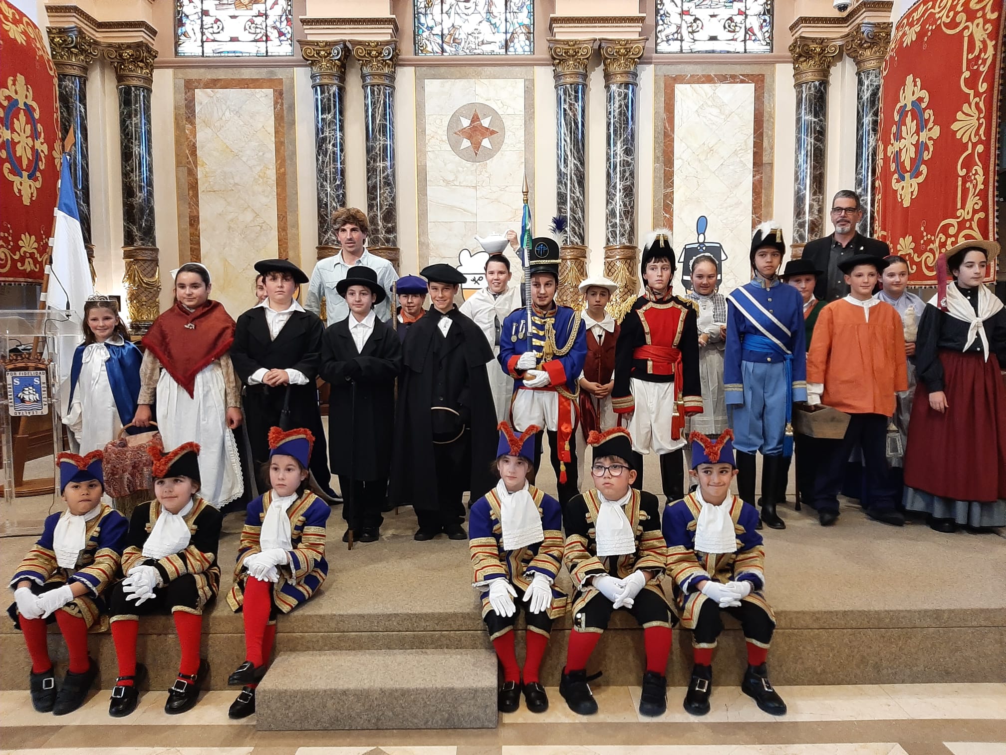 Presentación de la Tamborrada Infantil en el Salón de Plenos del Ayuntamiento de Donostia