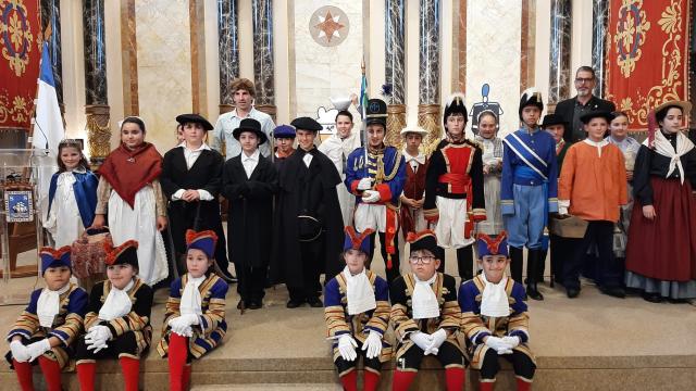 Presentación de la Tamborrada Infantil en el Salón de Plenos del Ayuntamiento de Donostia
