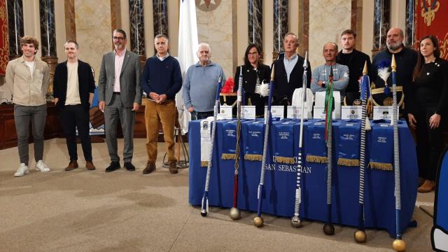 Presentación de la Tamborrada de Adultos para el Día de San Sebastian 2025