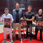 Igor San Román y Txutxi del Valle posan junto a Fernando Gago y Asier Fighter 