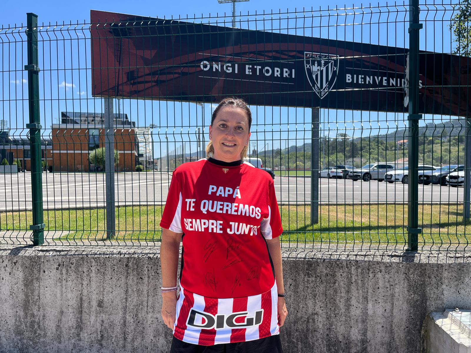 Conchi Lillo, aficionada del Athletic, esta mañana en Lezama