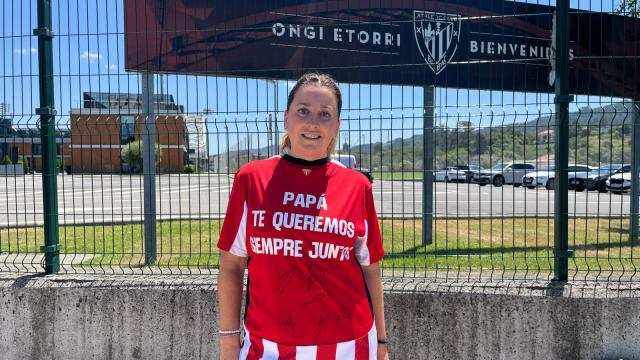 Conchi Lillo, aficionada del Athletic, esta mañana en Lezama