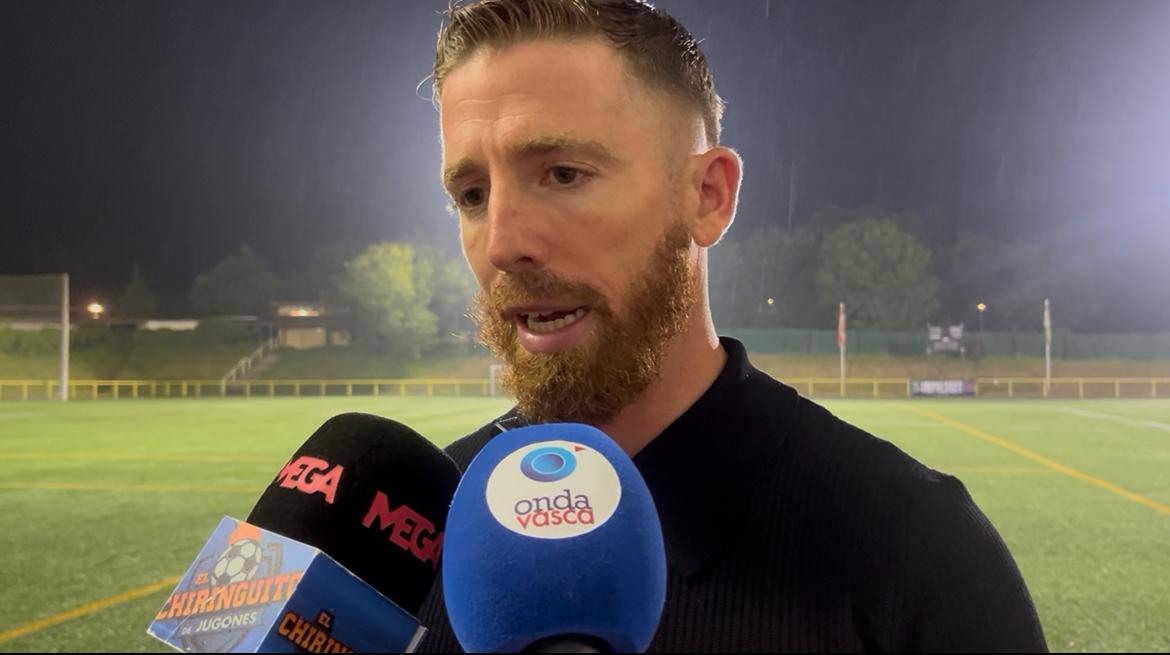 Iker Muniain en su debut oficial con el Derio