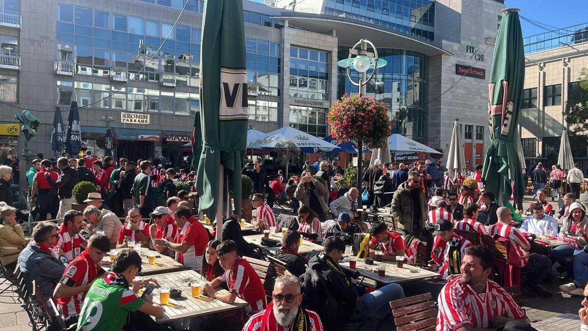 La afición del Athletic abarrota Dortmund en la previa del partido ante el Borussia