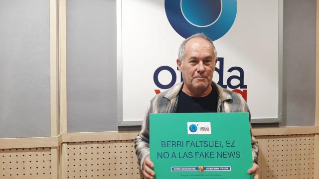 Santi Ugalde, en el estudio de Onda Vasca, ha sido nuestro 'Nor de Nor' de esta semana
