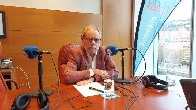 Pedro Barreiro, gerente del Consorcio de Aguas Bilbao Bizkaia, durante el programa especial de Onda Vasca