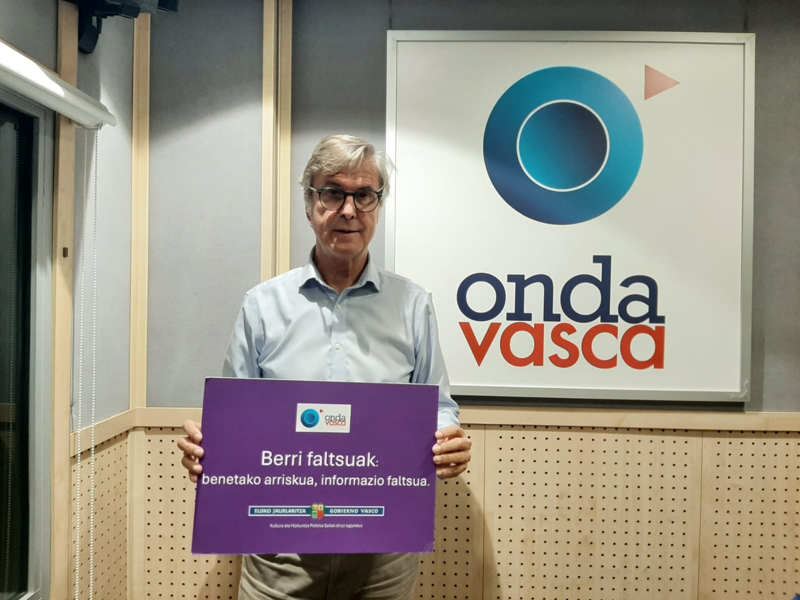 El neurólogo Gurutz Linazasoro, en el estudio de Onda Vasca