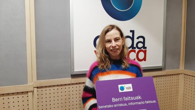 Isabel Verdini en el estudio de Onda Vasca