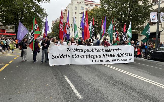 Manifestación del sector público en Bilbao frente a la sede del Gobierno Vasco. Manifestación del sector público en Bilbao frente a la sede del Gobierno Vasco.