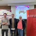 Isaac Amézaga, director de Euskera de la DFB, Iurdana Akasuso directora de Azkue Fundazioa, y Lander Unzueta de Game Erauntsia | ONDA VASCA