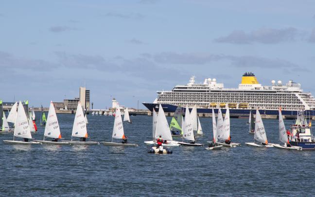 Bonito día para navegar en el Abra interior. Foto: RCMA-RSC