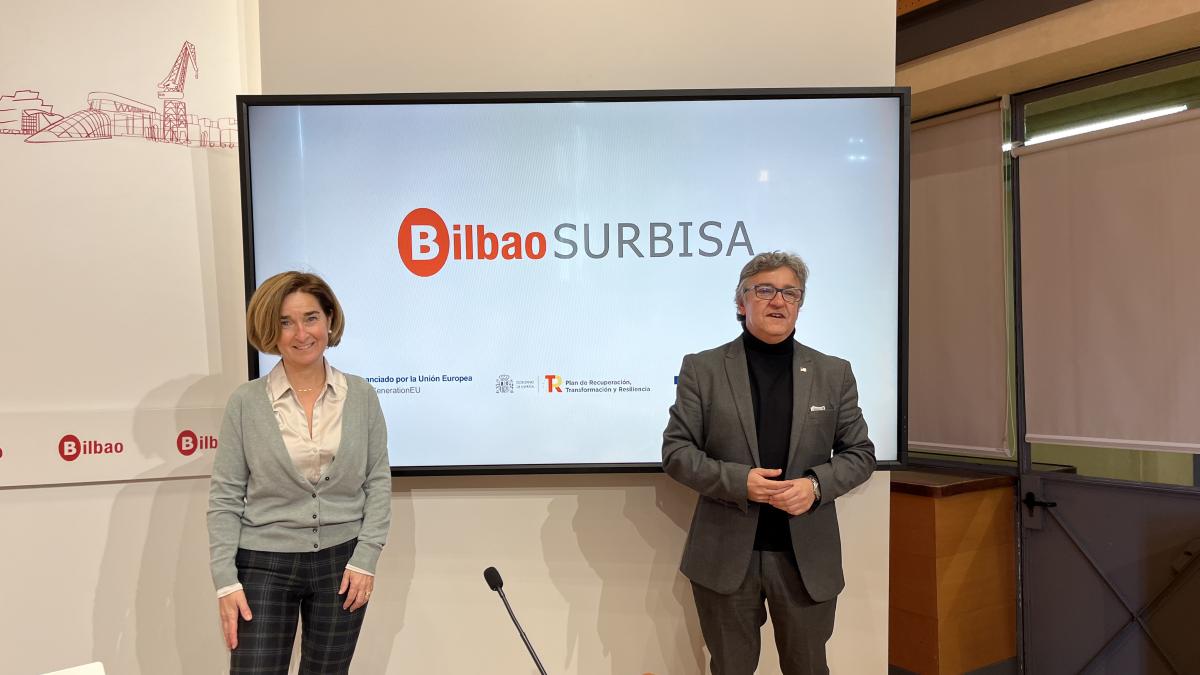 Marta Ibarbia, directora de SURBISA y Jon Bilbao, Concejal de Regeneración Urbana del Ayuntamiento de Bilbao.
