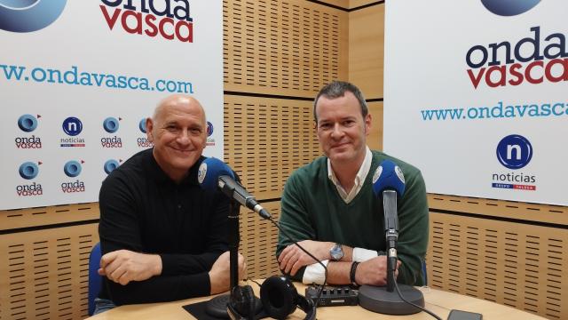 Entrevista a Urbano García en los estudios de Onda Vasca