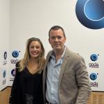 Haizea López junto a Txema Gutiérrez en los estudios de Onda Vasca