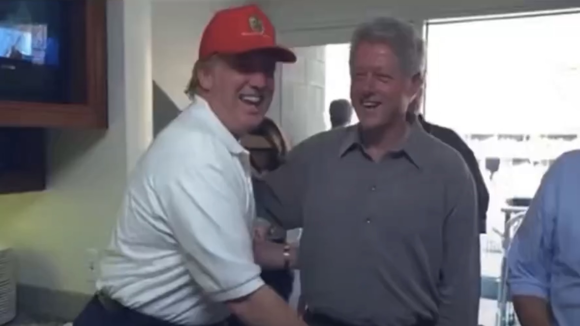 Captura de pantalla del vídeo viral de Donald Trump y Bill Clinton