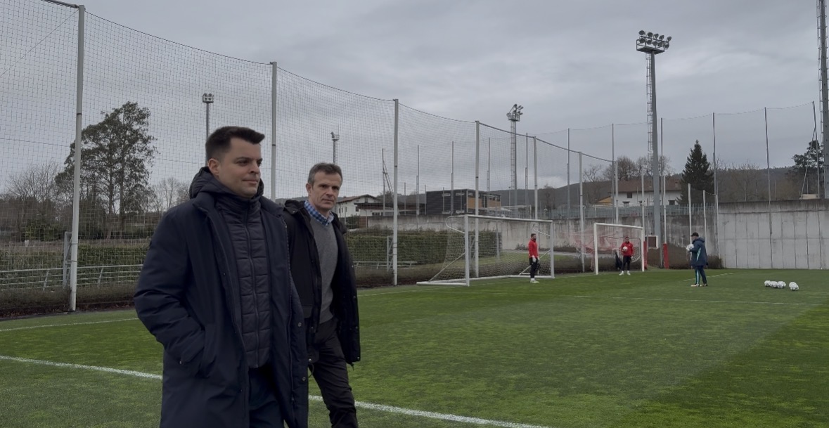 Jon Uriarte y Mikel González, presentes en el entrenamiento de hoy en Lezama
