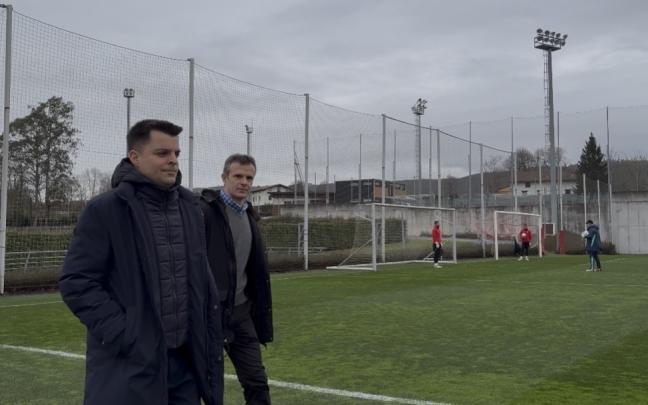 Jon Uriarte y Mikel González, presentes en el entrenamiento de hoy en Lezama