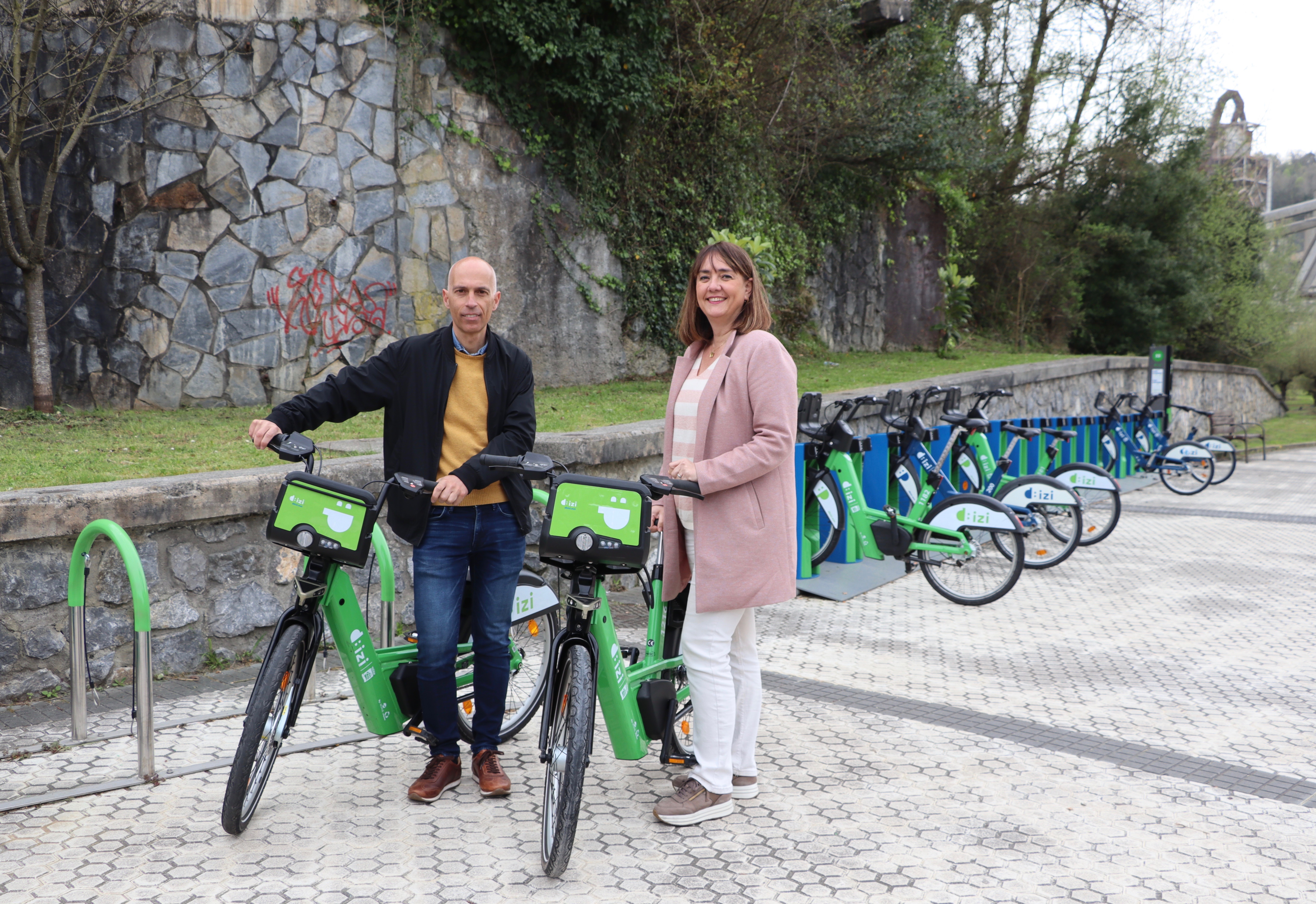 Igor González y Olatz Yaza, en una nueva 'Geltoki+' Igor González y Olatz Yaza, en una nueva 'Geltoki+'