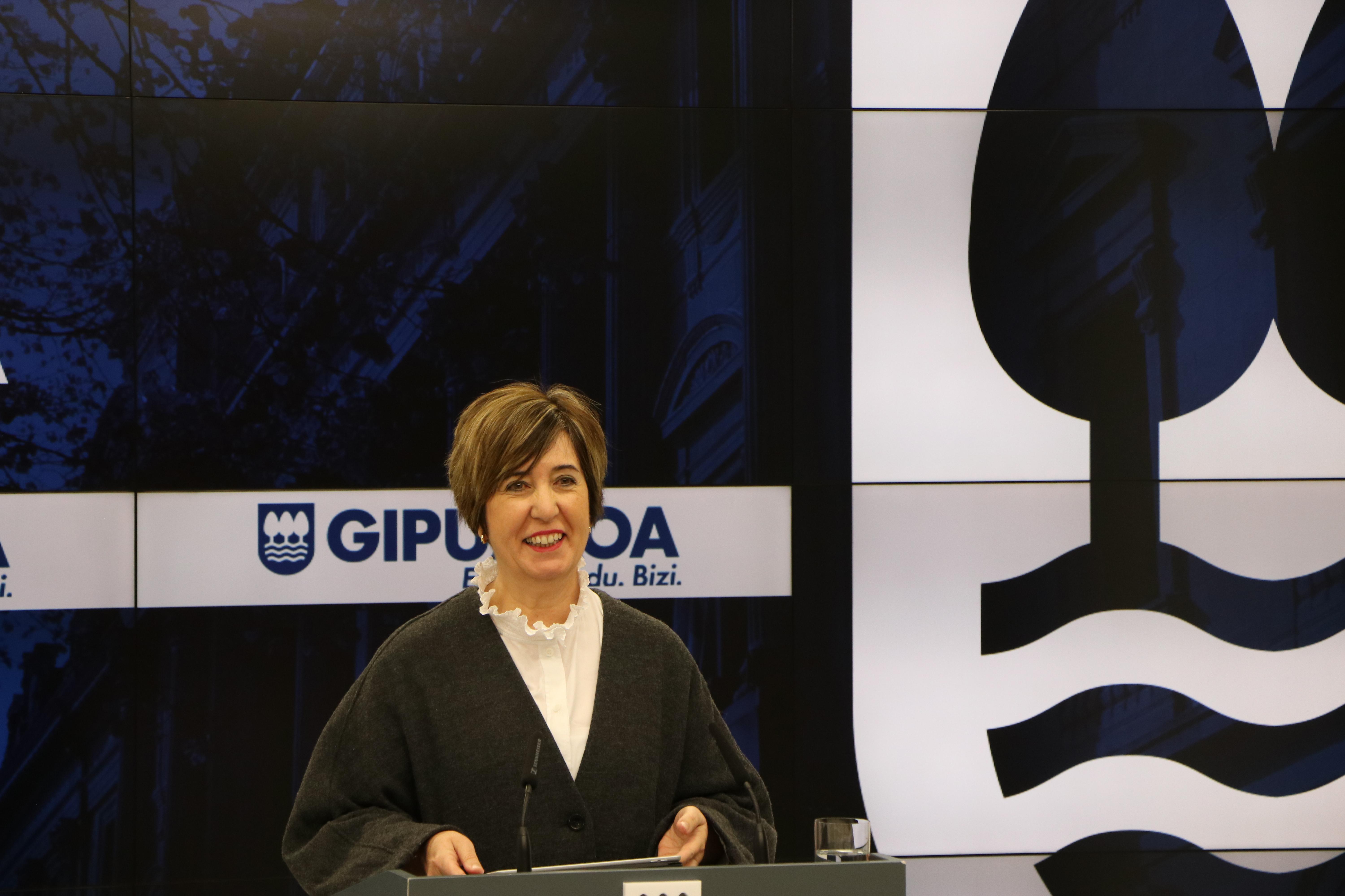 La portavoz foral, Irune Berasaluze, en la comparecencia de esta mañana