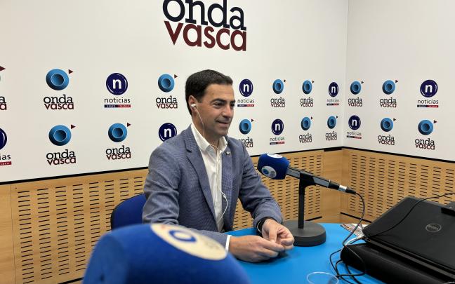 Imanol Pradales en los estudios de ONDA VASCA