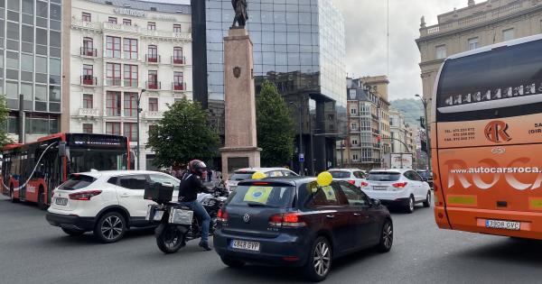 La Ertzaintza colapsa Bilbao. Foto: Leire Gayoso
