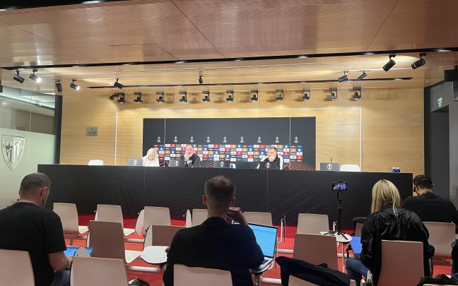 Imagen de la rueda de prensa del Slavia Praga 