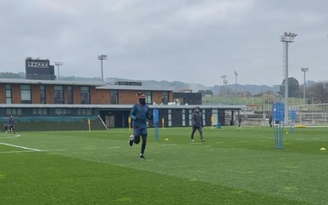 Nico Williams se ha ejercitado al margen del grupo Nico Williams se ha ejercitado al margen del grupo